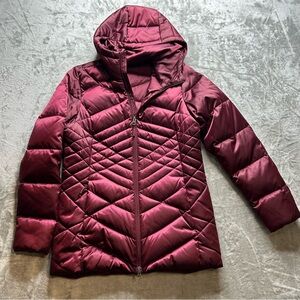 Northface Women's Quilted Burgundy Jacket